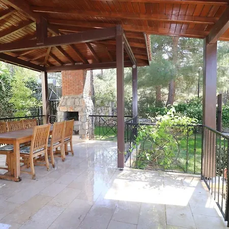 Araxa 12 Villa